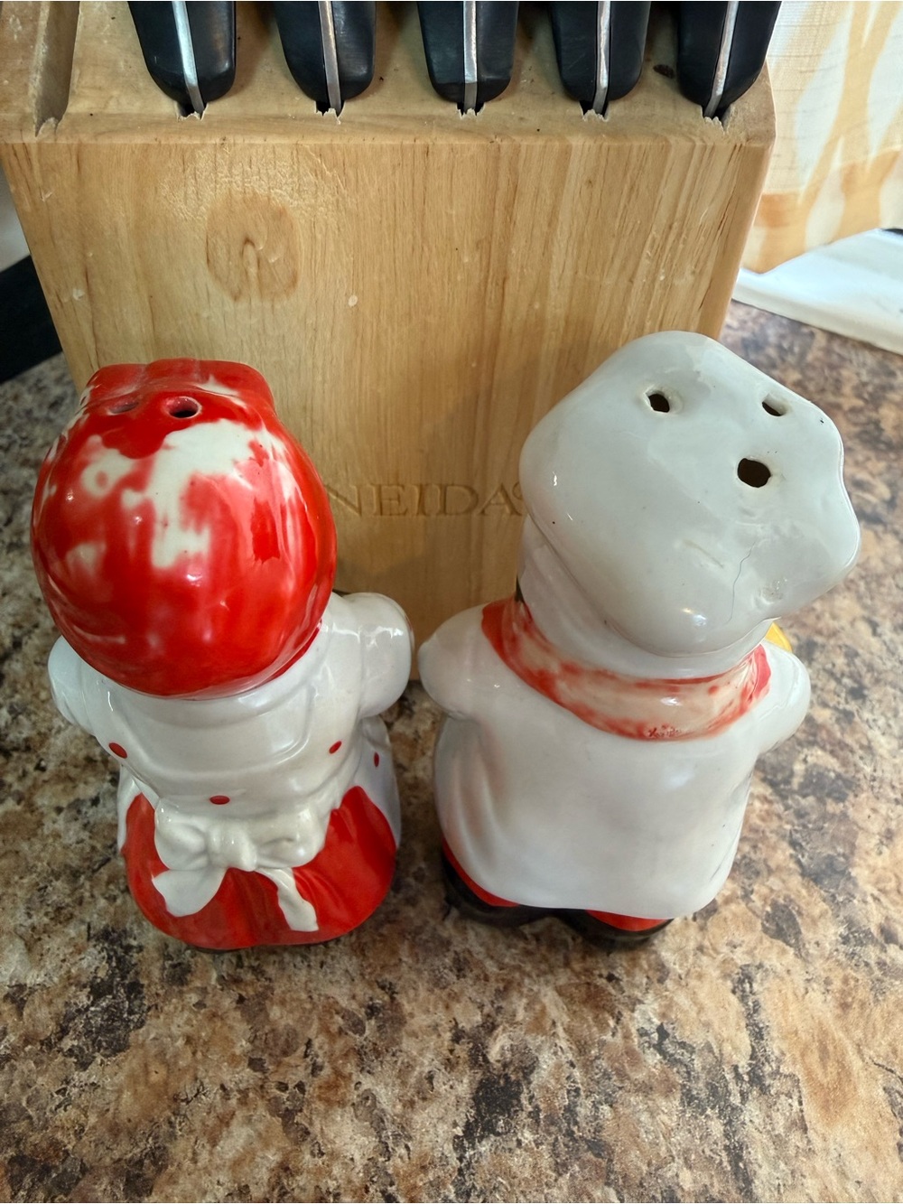 Vintage souvenir, salt and pepper shakers 1993 - Picture 7 of 13